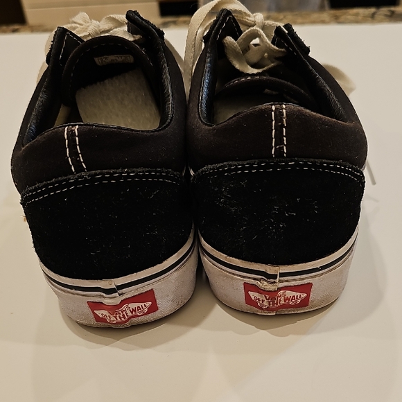 Vans Black and White Old Skool Women's Sneakers Size 11 Women's & 9 Men's - Picture 5 of 8
